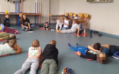 Zmysły inspirowane tekstem – lekcja biblioteczna w Miedarach