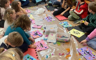 Oswajamy emocje w Miedarach – bajkowa lekcja biblioteczna