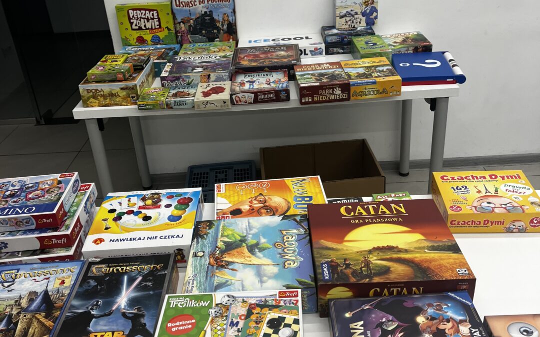 Świąteczne planszówki w bibliotece.