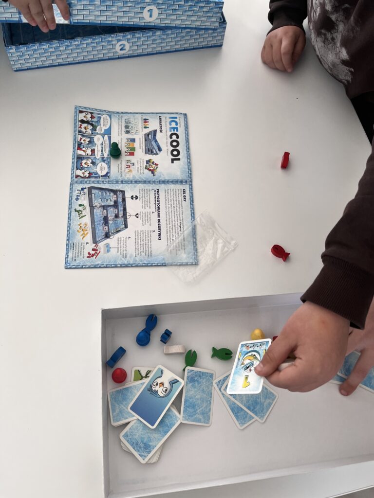 Planszówki w bibliotece w Ziemięcicach KWIECIEŃ 2026 1 IMG 6473 1776065707804